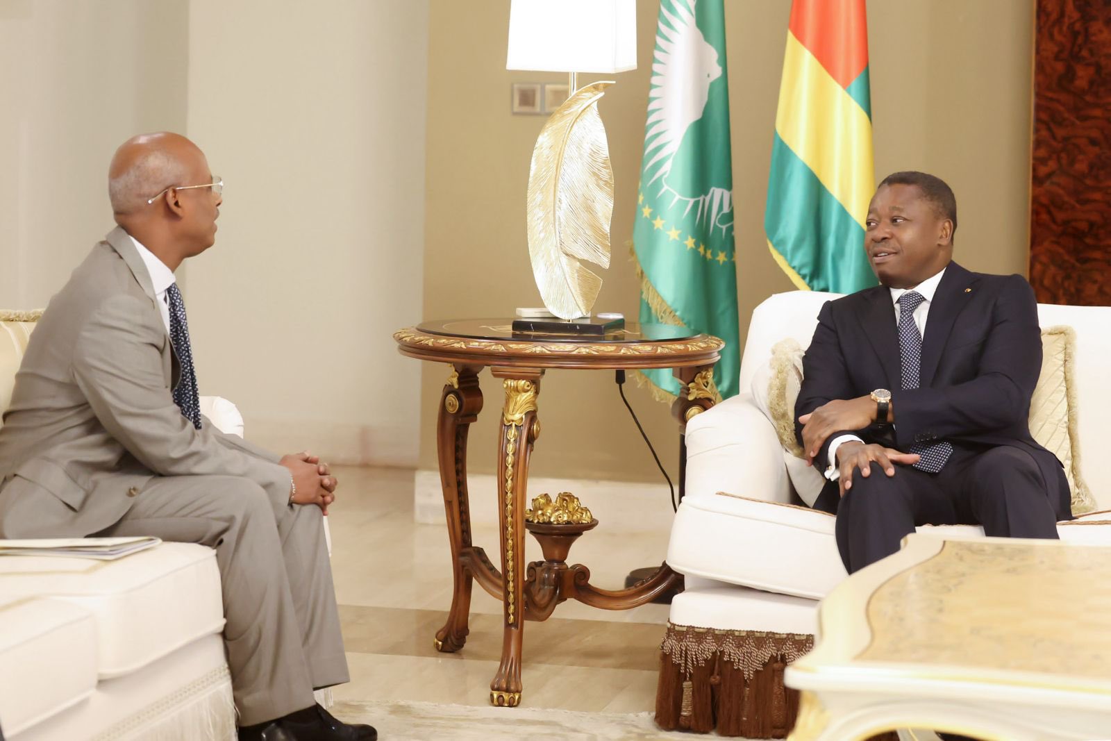 integration-africaine-des-emissaires-de-djibouti-recus-a-lome