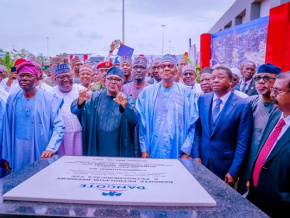 Le chef de l’Etat a assisté à l’inauguration de la raffinerie Dangote à Lagos