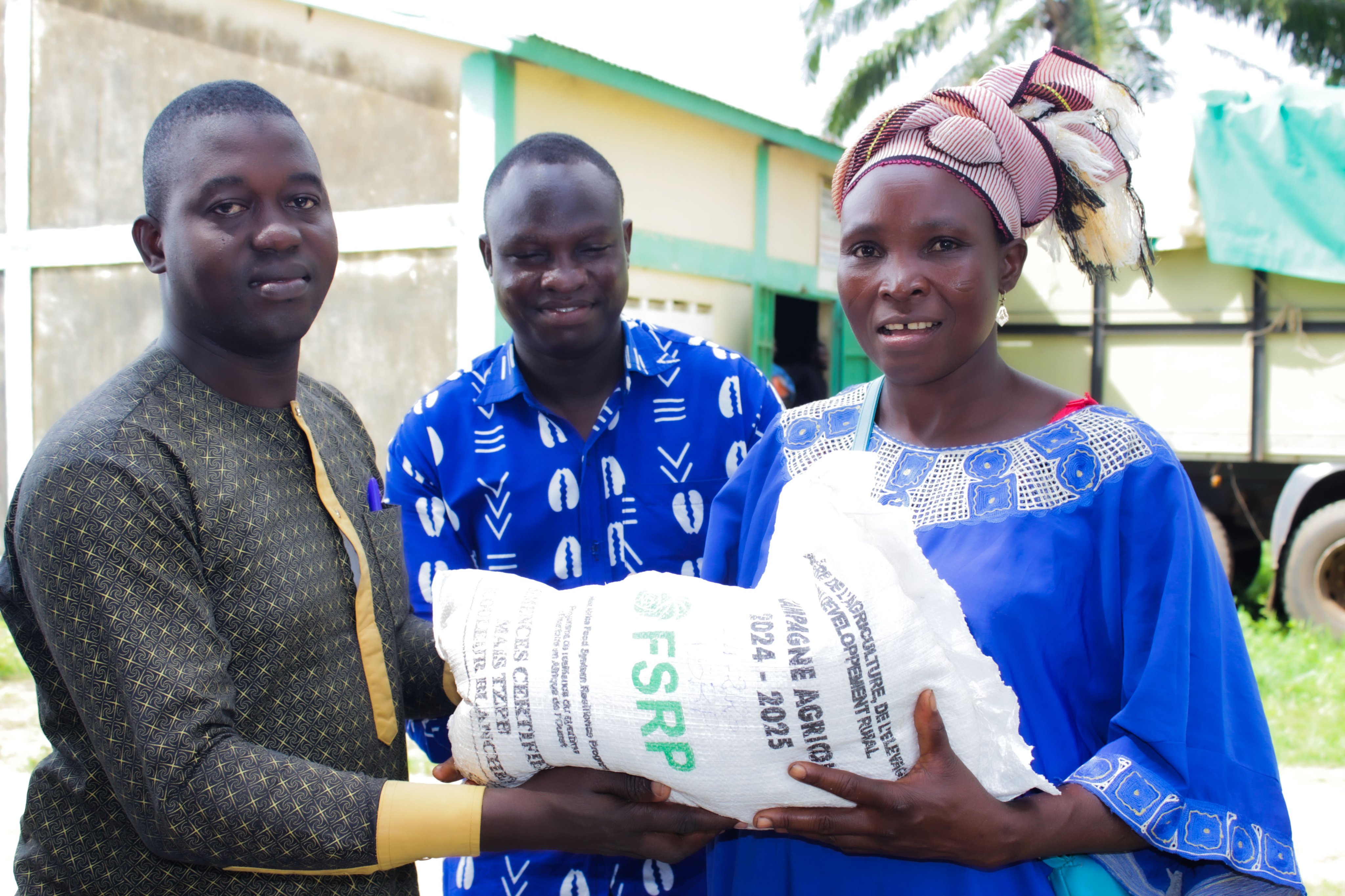 securite-alimentaire-des-producteurs-beneficient-de-semences-certifiees-et-d-engrais
