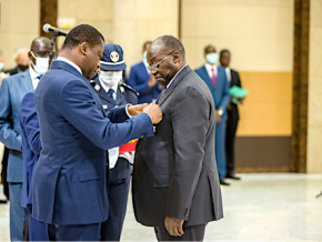 Tiémoko Meyliet Koné élevé au rang de Grand Officier de l’Ordre du Mono