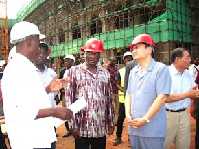 Satisfecit suite à la visite de chantier du nouveau siège du Parlement togolais