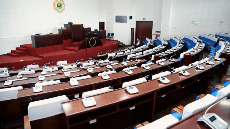 assemblee-nationale-les-deputes-en-session-extraordinaire-ce-mardi