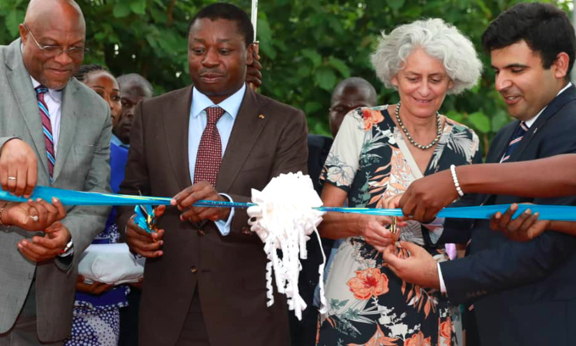 Le Chef de l’Etat a lancé à Sikpe-Afidegnon le projet ‘Communauté connectée de demain’, initiative qui allie énergies et technologies  