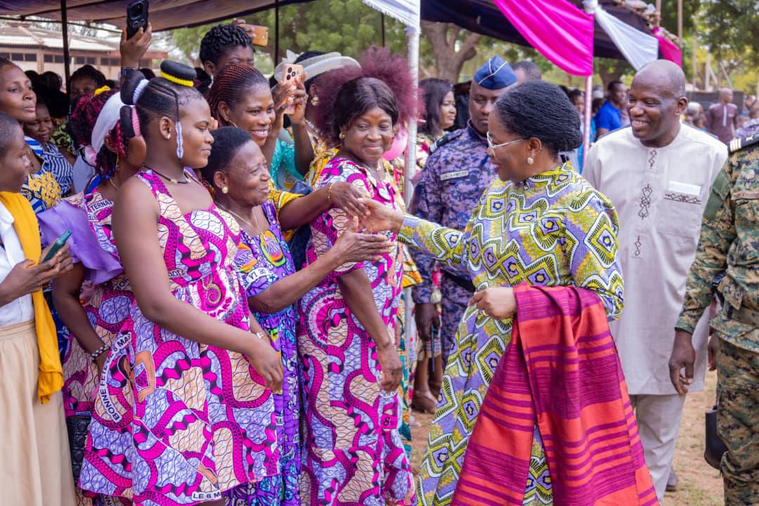 08 mars : le Premier ministre a communié avec les femmes de Yoto et Vo