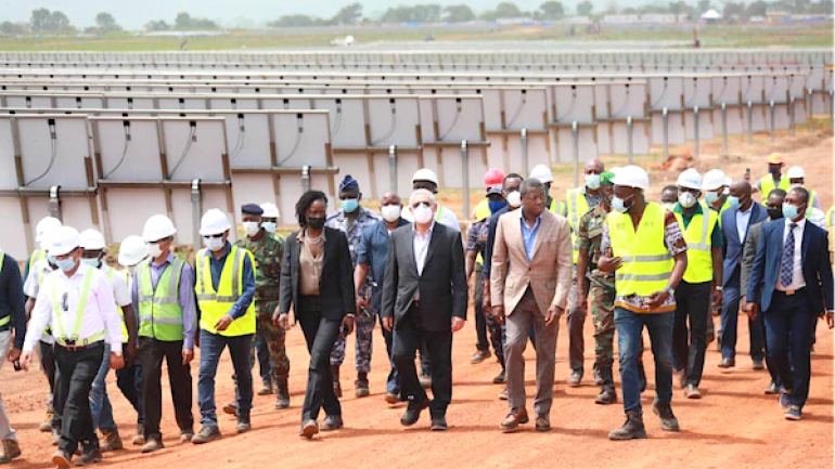 Centrale solaire de Blitta : le Chef de l’Etat s’enquiert de l’évolution du chantier